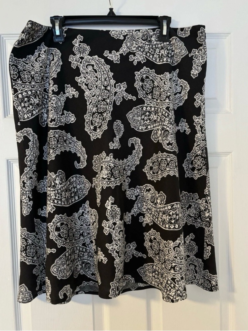 Liz Claiborne Monochrome Paisley Linen A-Line Skirt - Great Condition